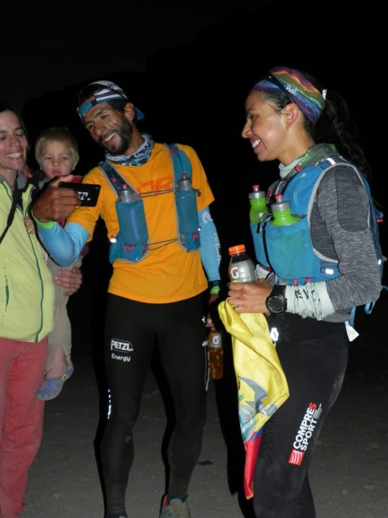 Visiblemente emocionada y a la vez exhausta, Daniela arribó al puesto de guardaparques de Horcones exactamente a las 21 horas y 17 minutos de la noche
